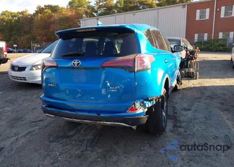 2018 Toyota Rav4 Xle z USA, uszkodzony, nr VIN 2T3RFREVXJW808321